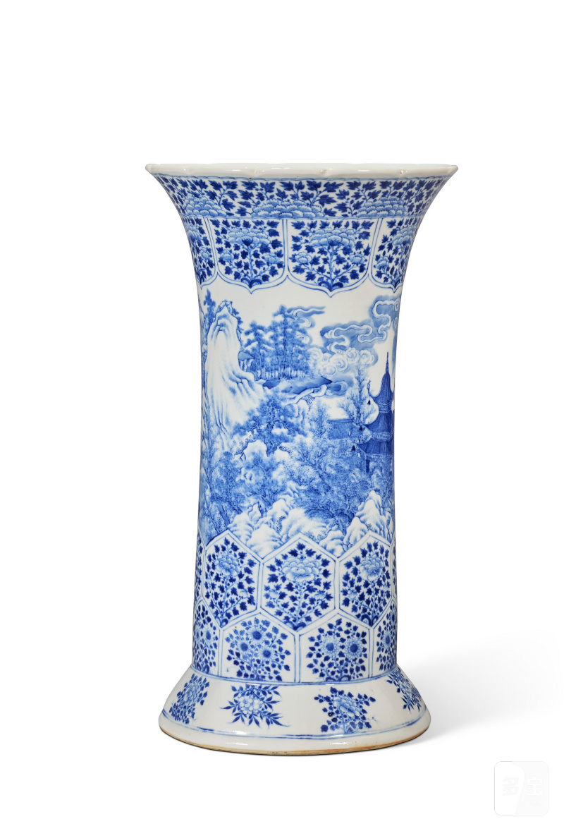 VASE CORNET EN PORCELAINE BLEU BLANC À DÉCOR DE PAGODES  CHINE, DYNASTIE QING, MARQUE À SIX CARACTÈRES EN BLEU SOUS COUVERTE ET ÉPOQUE KANGXI (1662-1722) - 图4